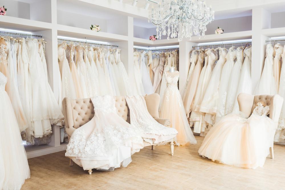 10 Wedding Dress Shopping Traditions for Your Special Day