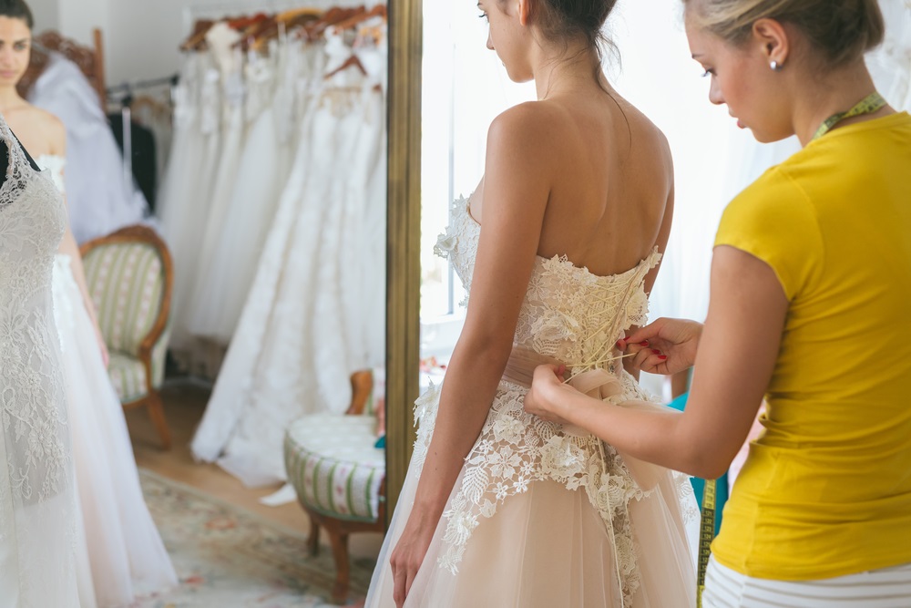 8 Ways to Find the Best Wedding Dress Alterations near Me